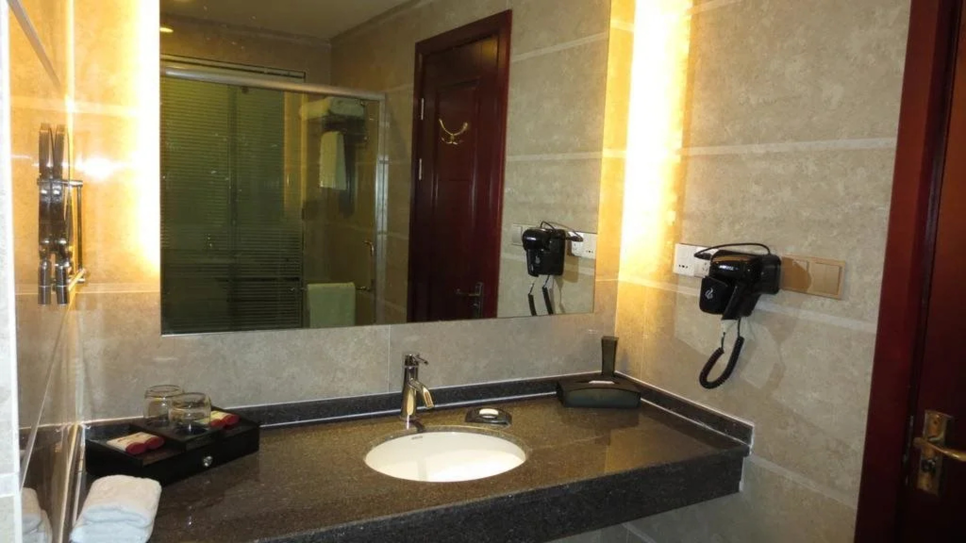 Hakka Earth Building Prince