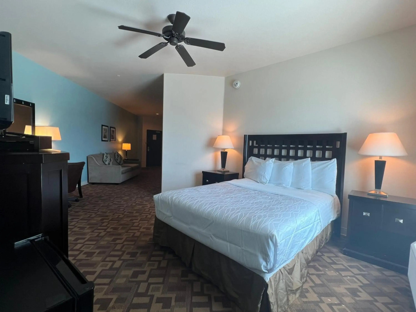 Sunchase Inn & Suites