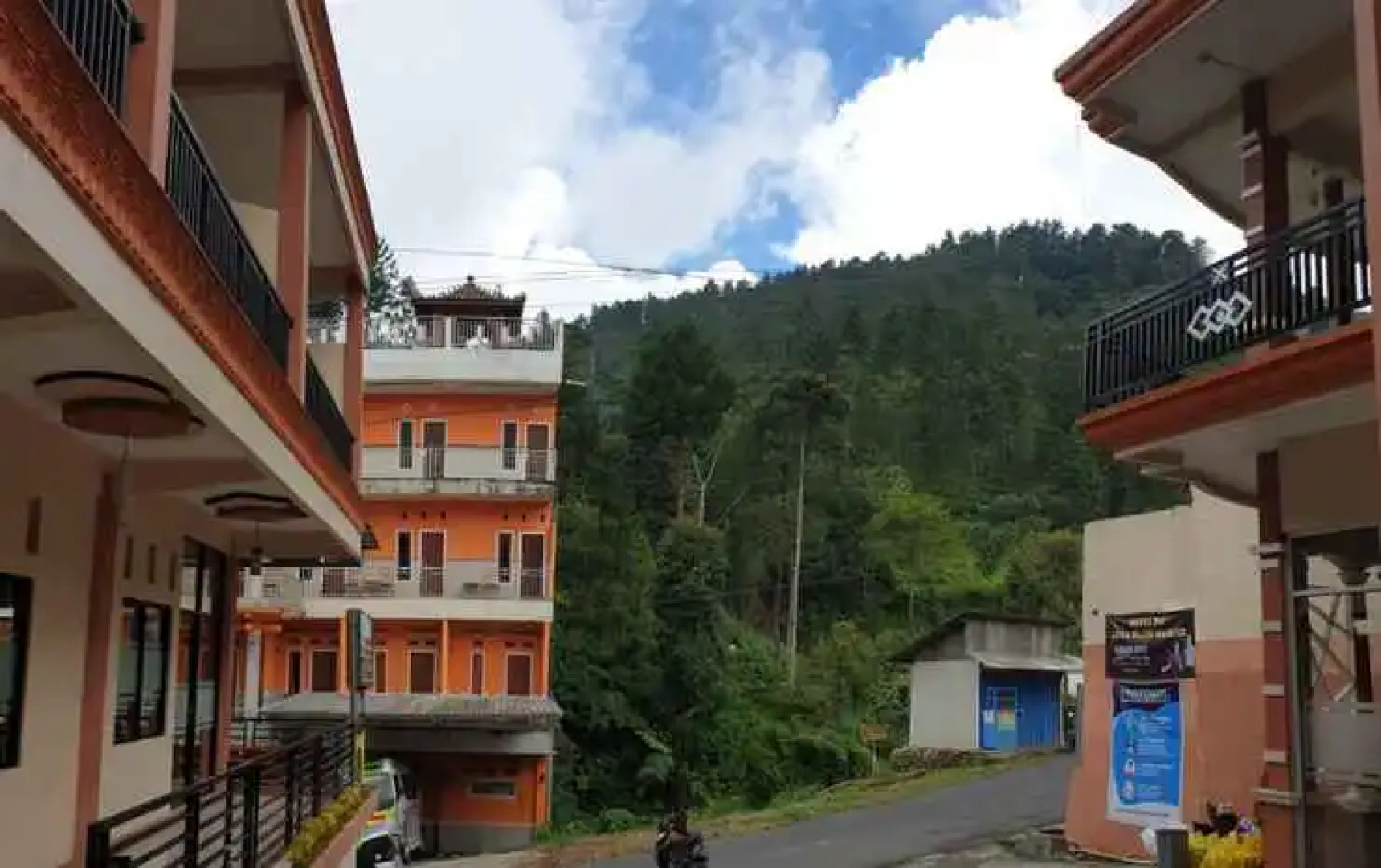 Hollymoon Sekar Ayu Hotel