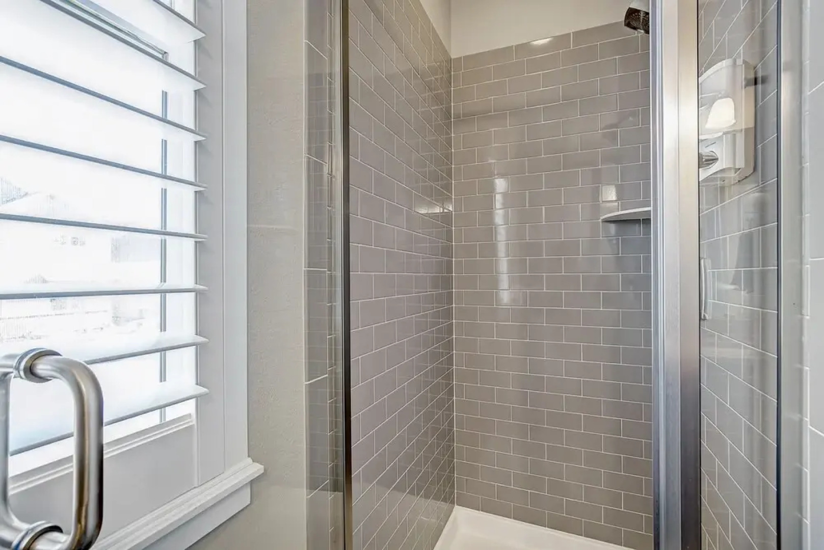 Beautiful New Denver Home! Sleeps 12!