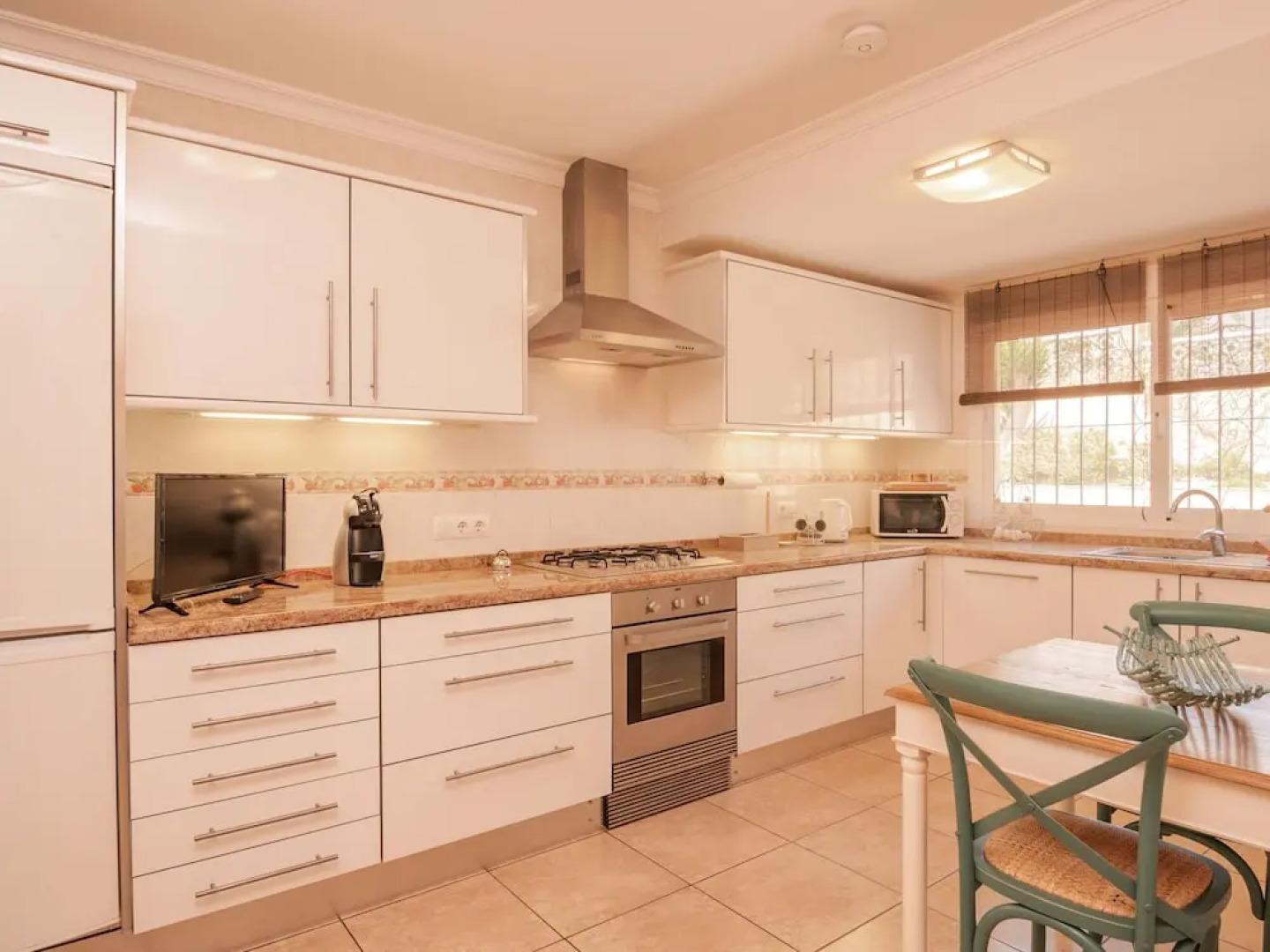 Villa With Very Spacious Terrace, Beautiful View of the Mountains & Private Pool