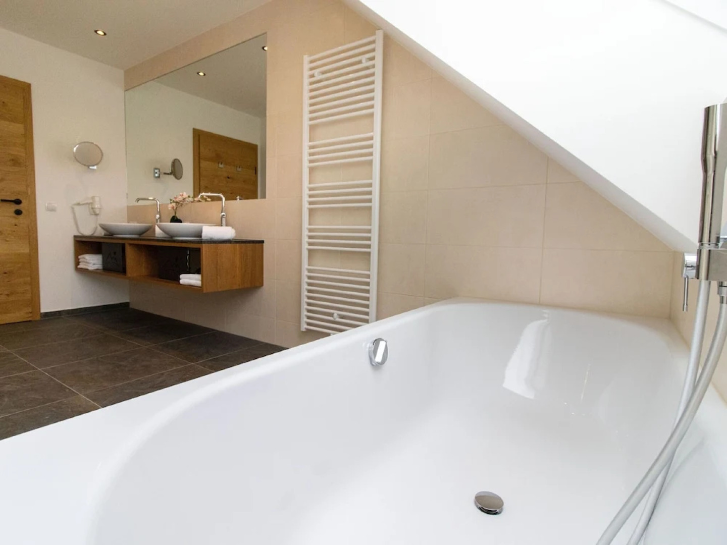 Modern Apartment With Shared Sauna in City of Mariapfarr