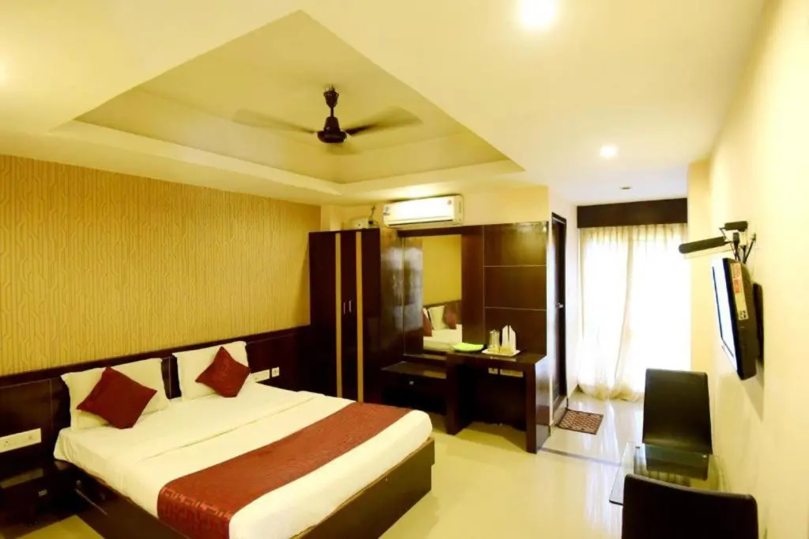 Hotel Shastri Paradise