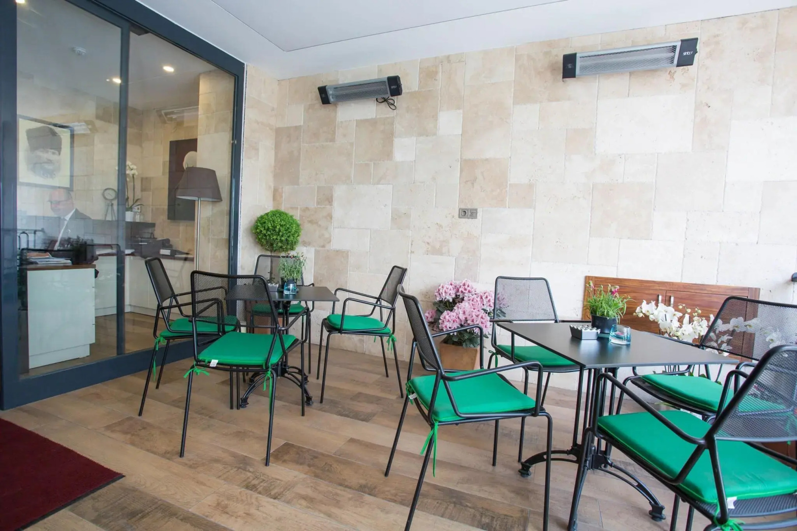 The White Orient Hotel