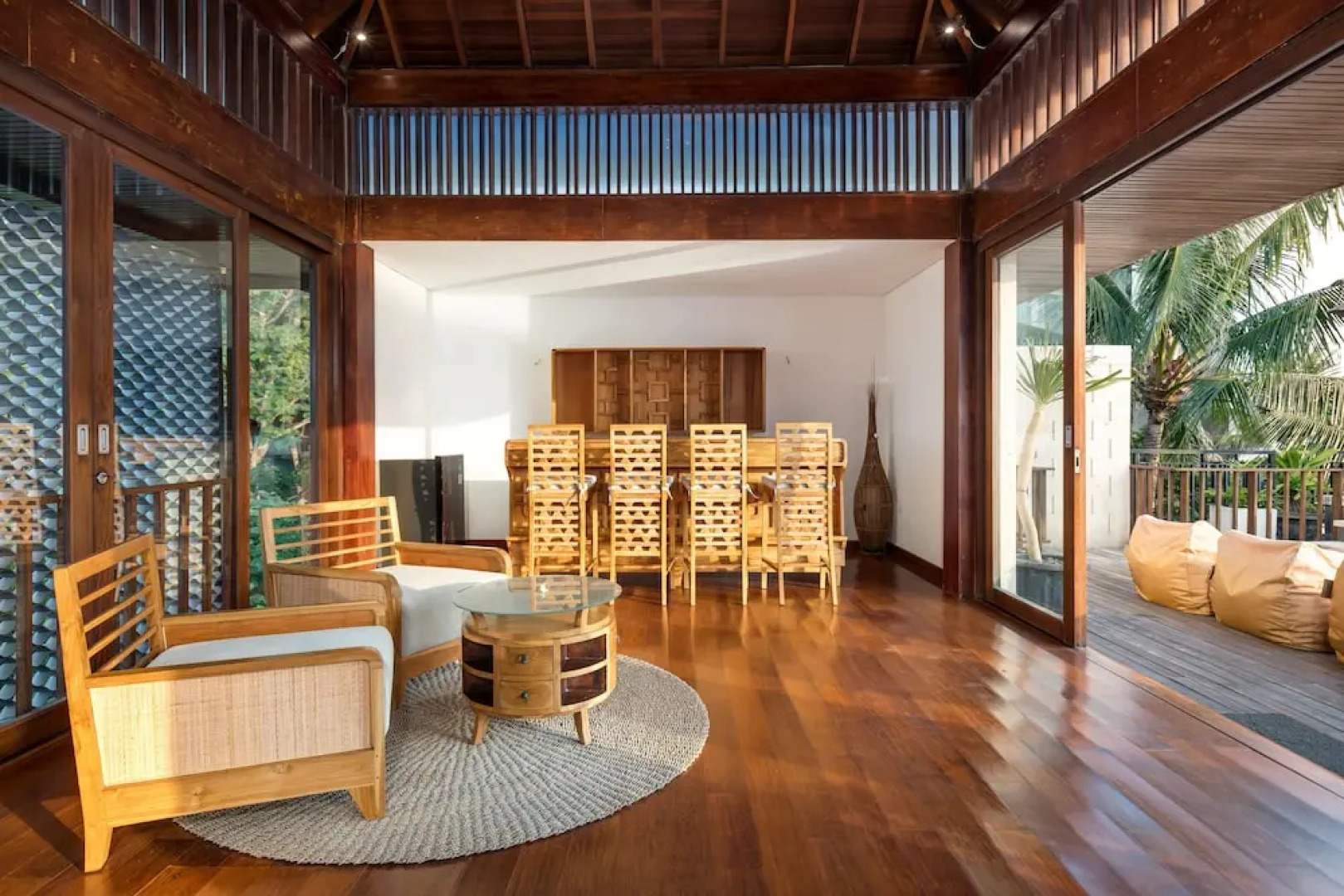 Wonderful Oceanfront 3 Br Villa in Seminyak