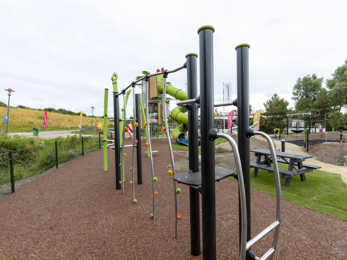 Bungalow in Dunes With Nautical Charm