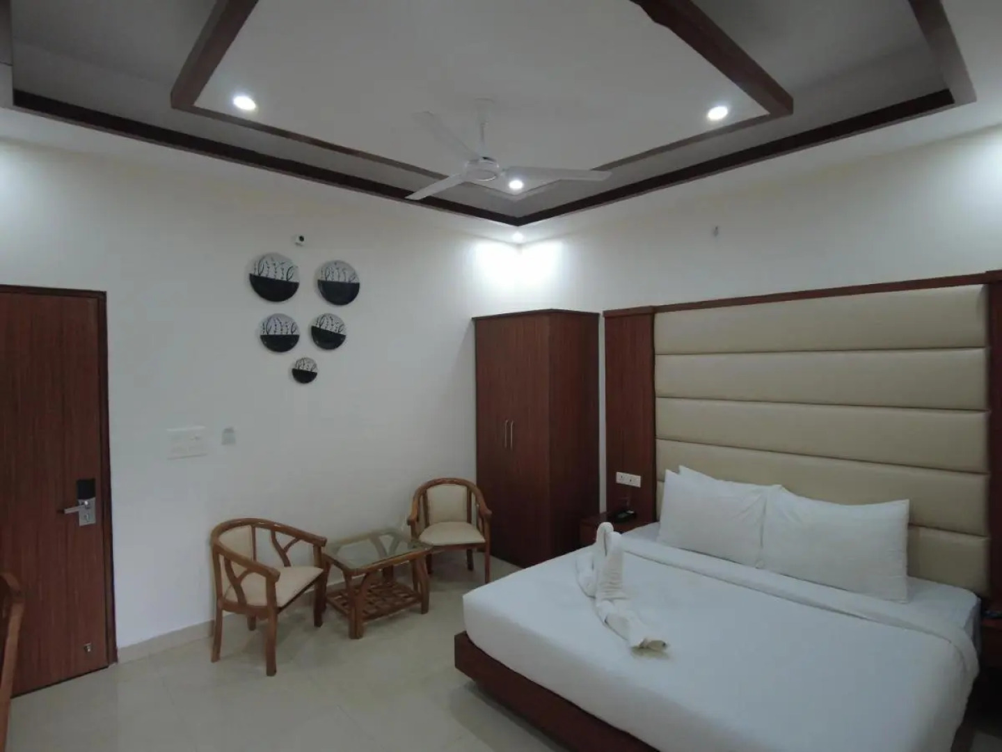 Kamay The Grand Alova