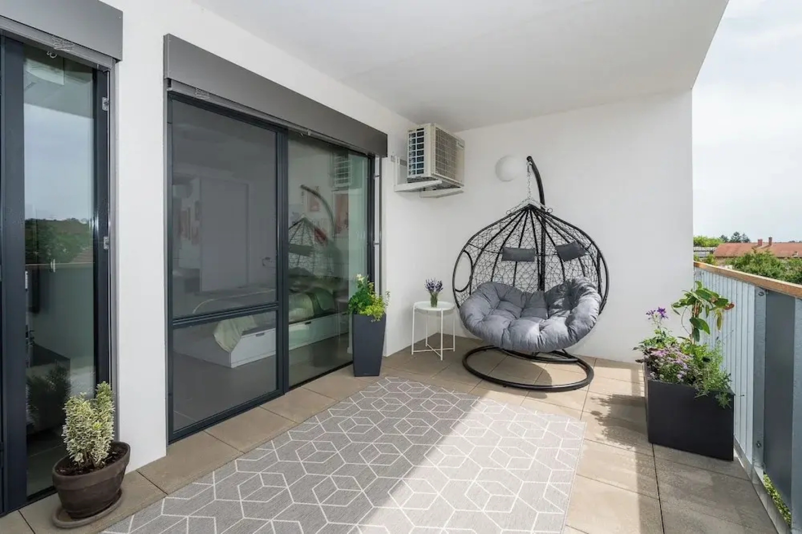 Fully equipped apartments with Terraces, Free garage parking, Netflix & AC - by Apartmány Šlapanice cz