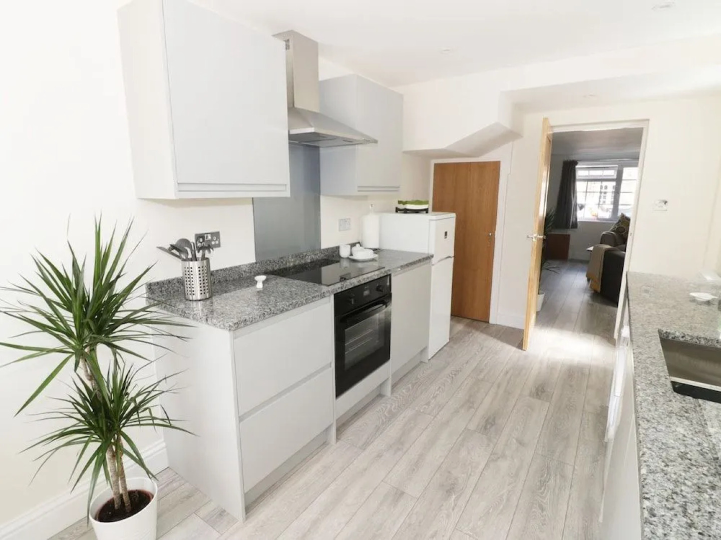 25 Shakespeare Street