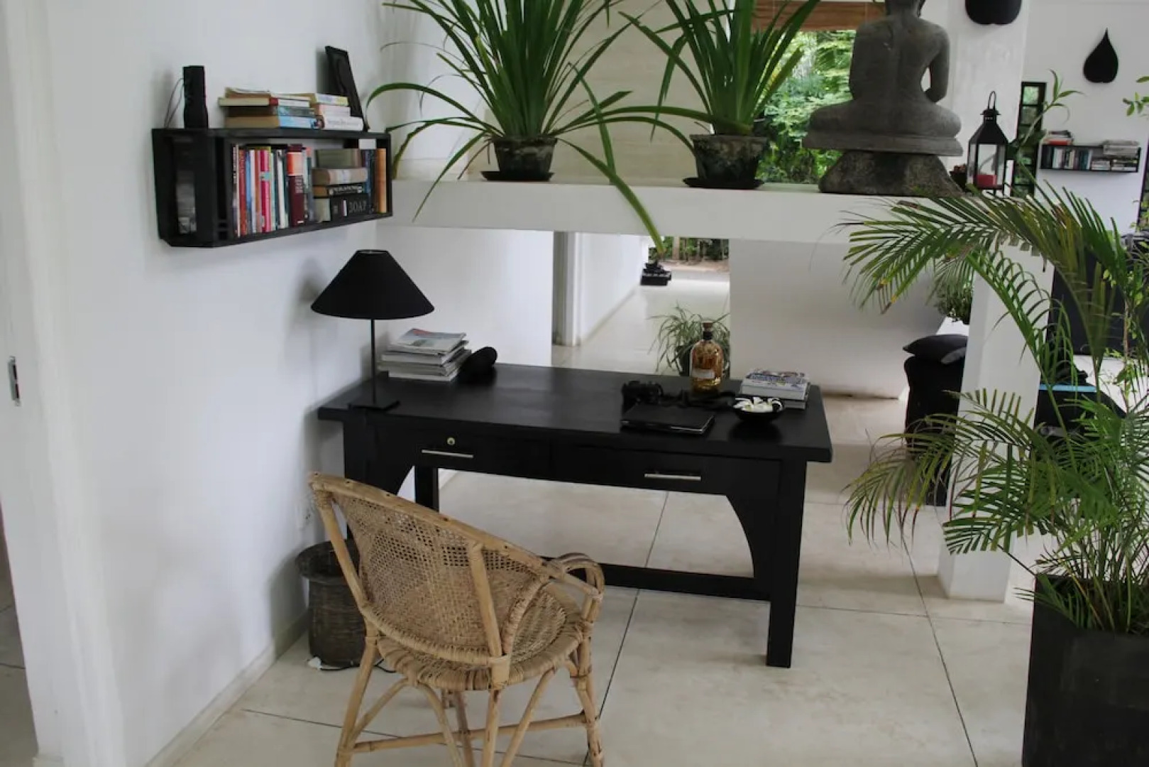 Madampe House by Tree