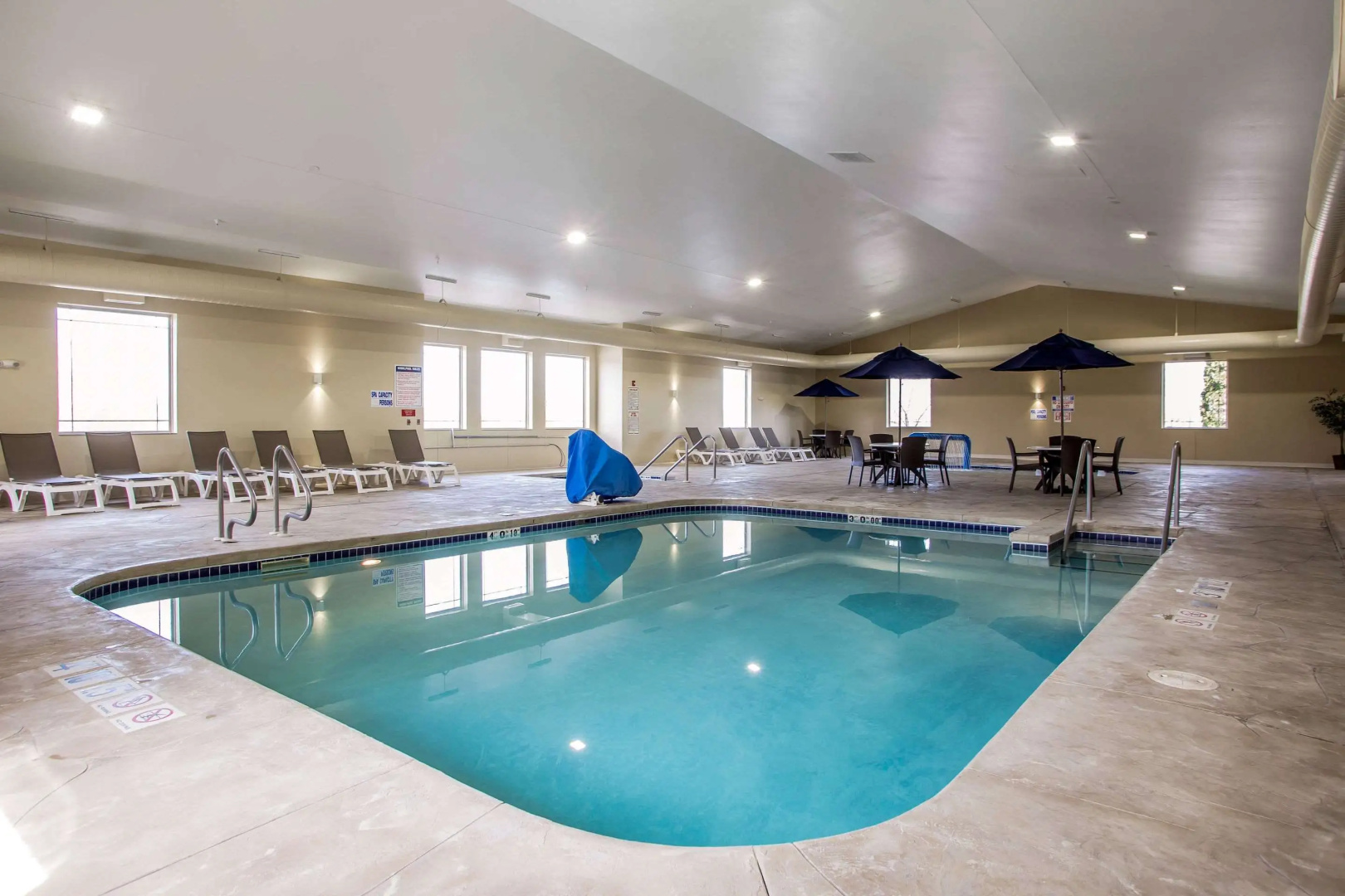 Comfort Suites Lake Geneva East