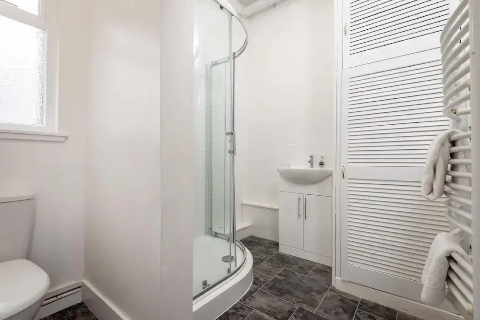 Market Street Apartment Sleeps 6