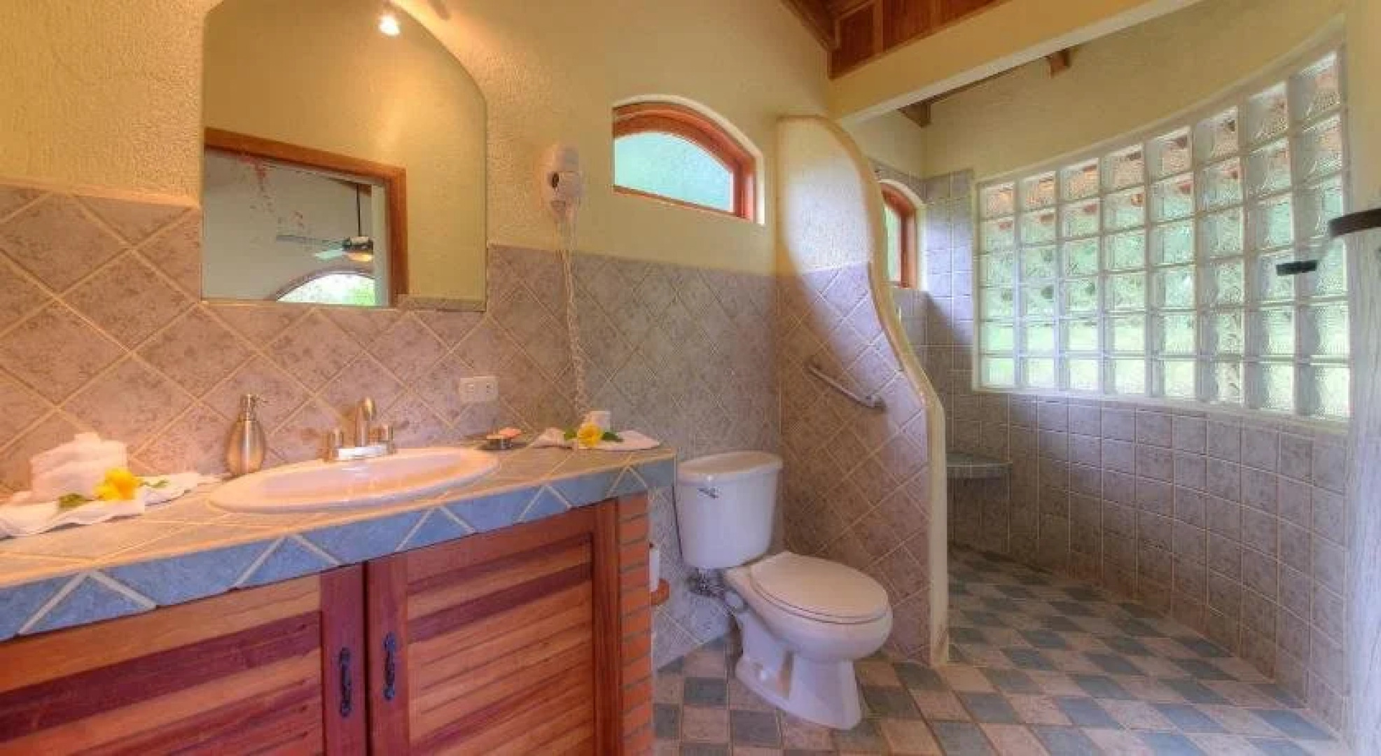 Mystica Lodge And Retreat