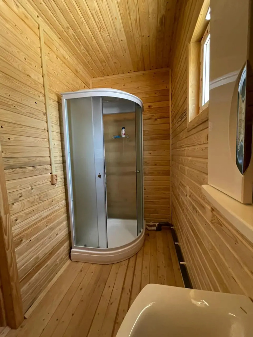 Коттеджи на Крепости семи братьев и одной сестры в Хучни