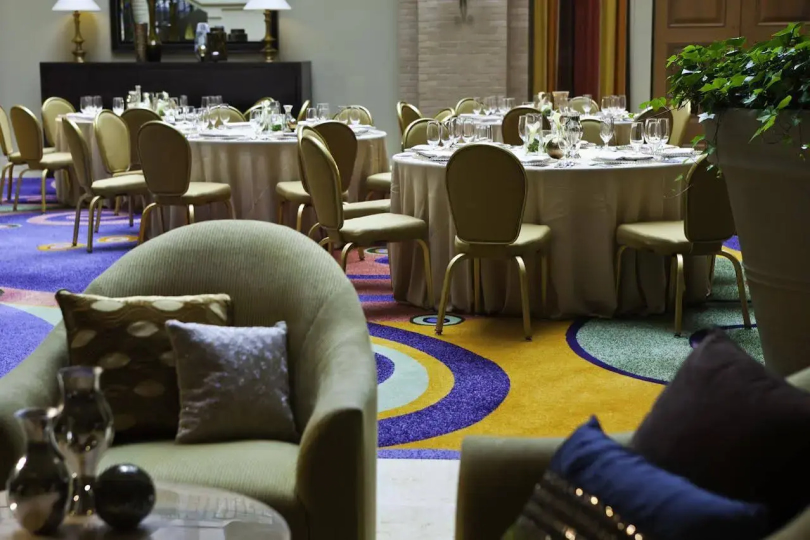 Renaissance New Orleans Arts Warehouse District Hotel