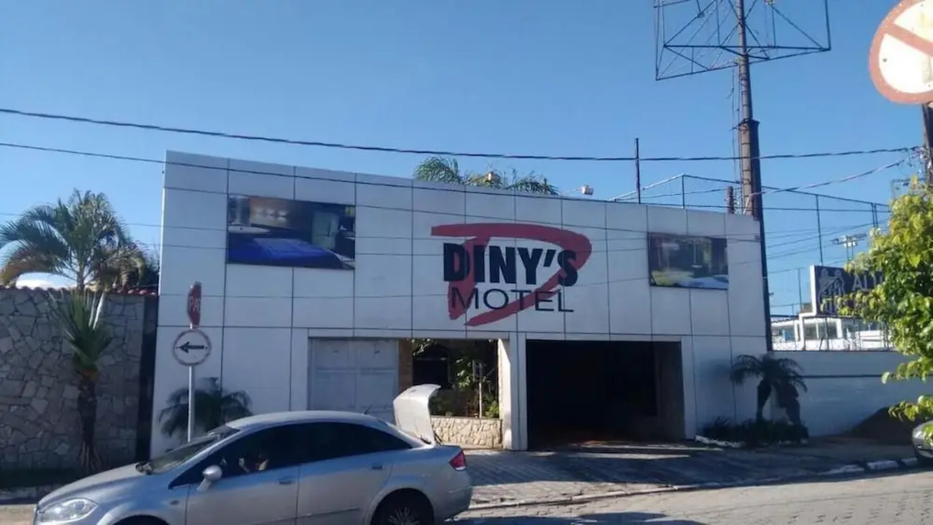 Dinys Motel - Adults Only