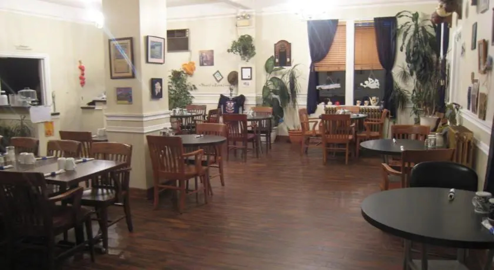 Armstrong Hotel & Saloon