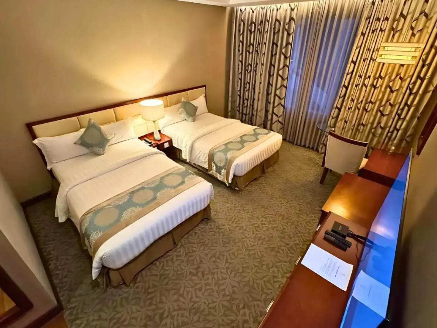 The Avenue Plaza Hotel