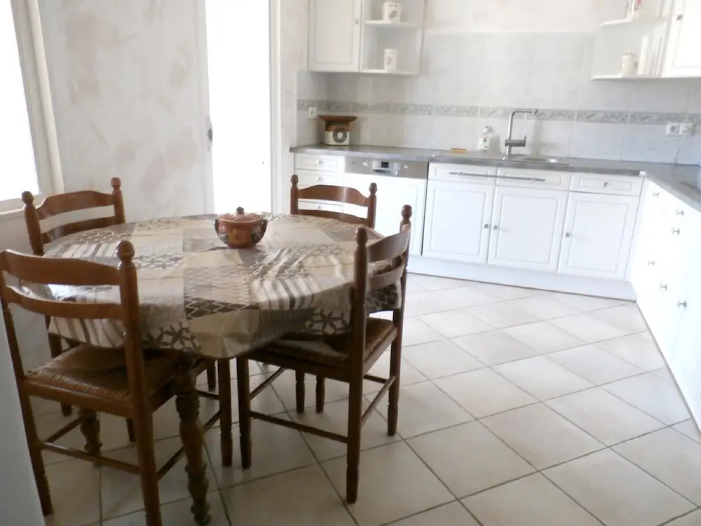 Villa With 3 Bedrooms in La Tour-d'aigues, With Private Pool, Furnished Garden and Wifi