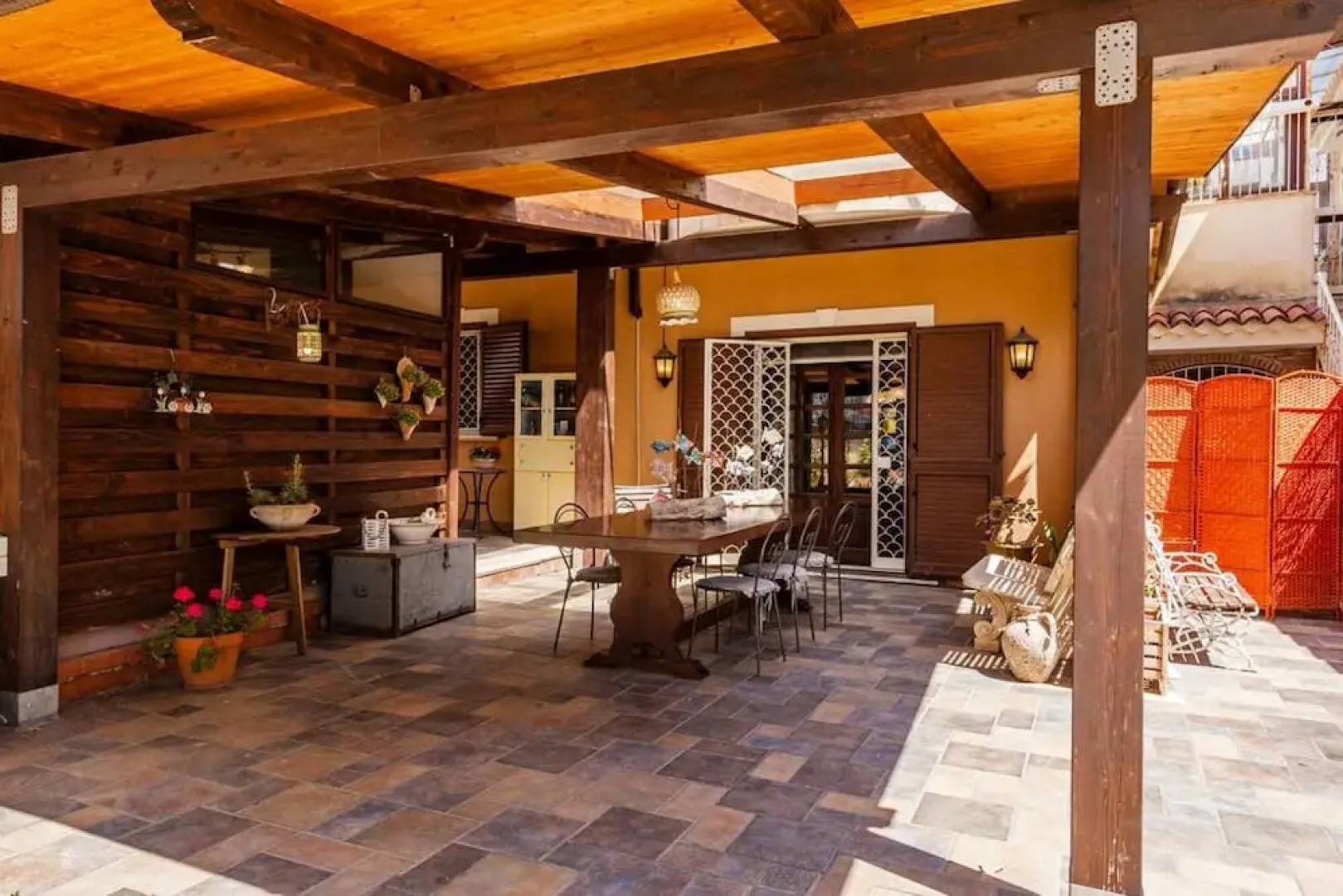 Casa Rubino - Confortevole Casa con Ampio Spazio Esterno e Piscina Privata