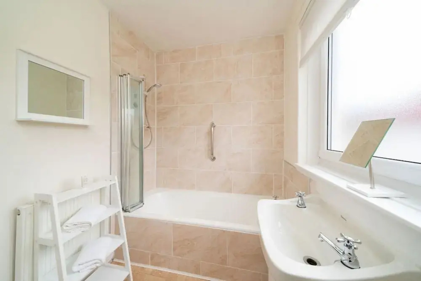 Jocks - Perfectly Placed Parklands Apartment