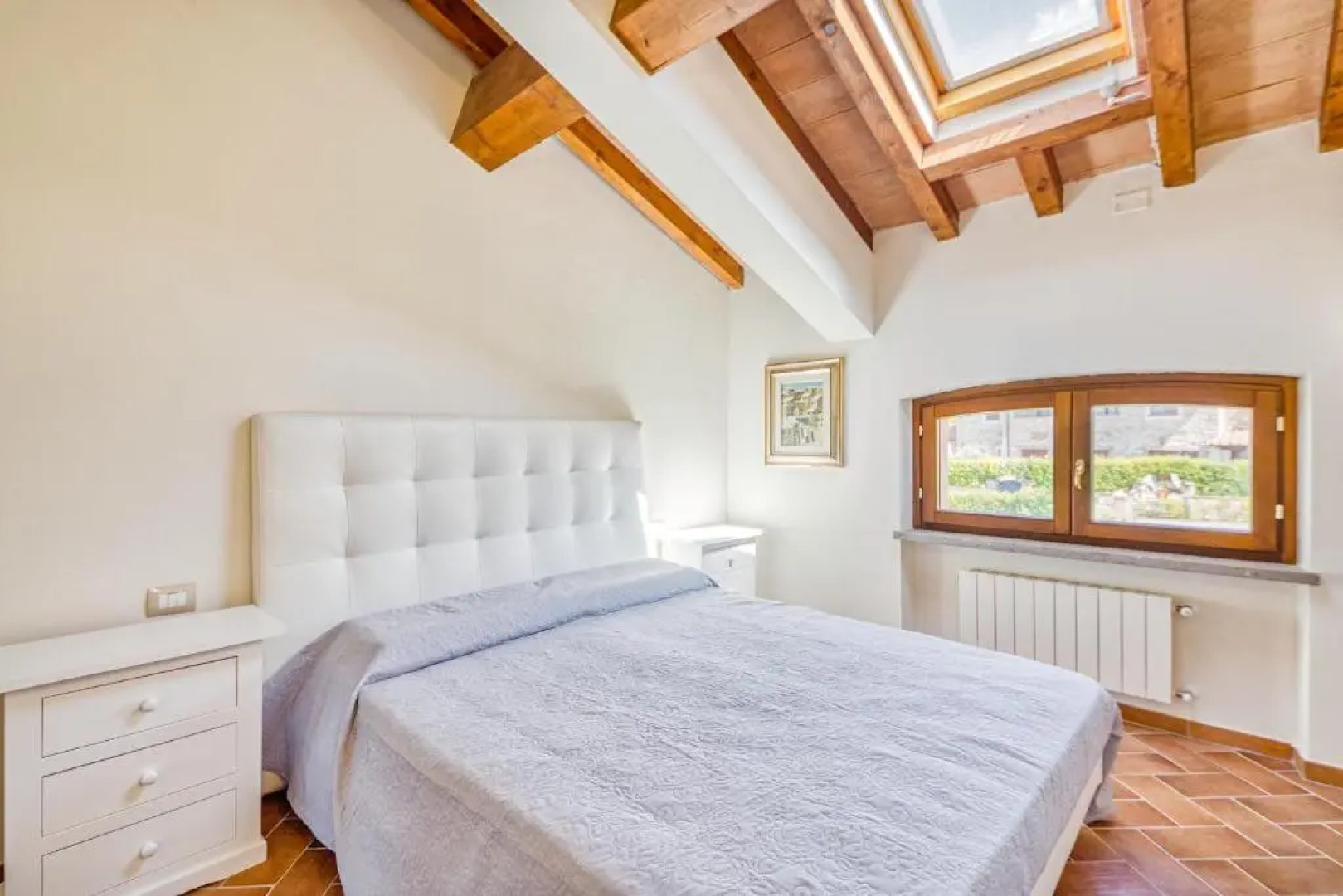 Bright Apt With Terrace and Shared Pool