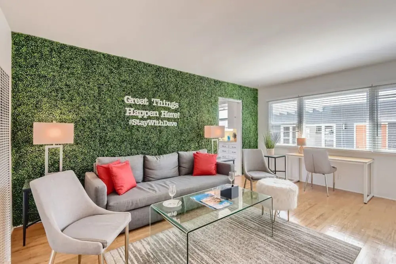 Walk to Beach - King Apt In 1 Area - AB