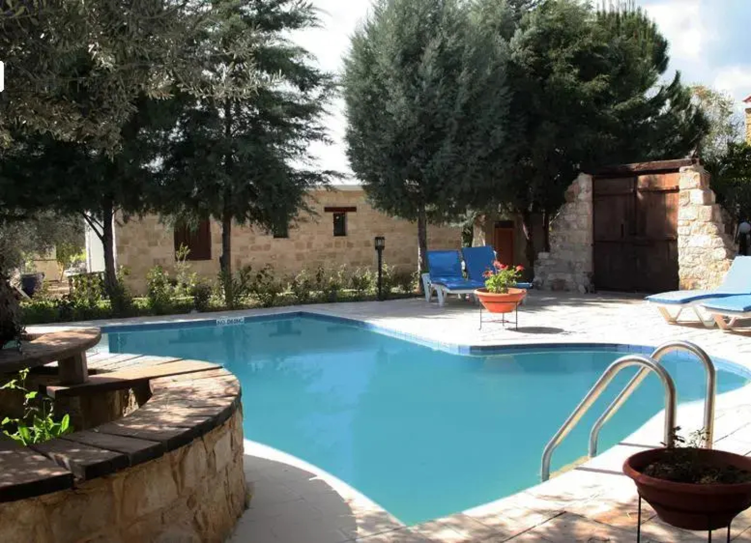 Lakis Papamichael Holiday Villas