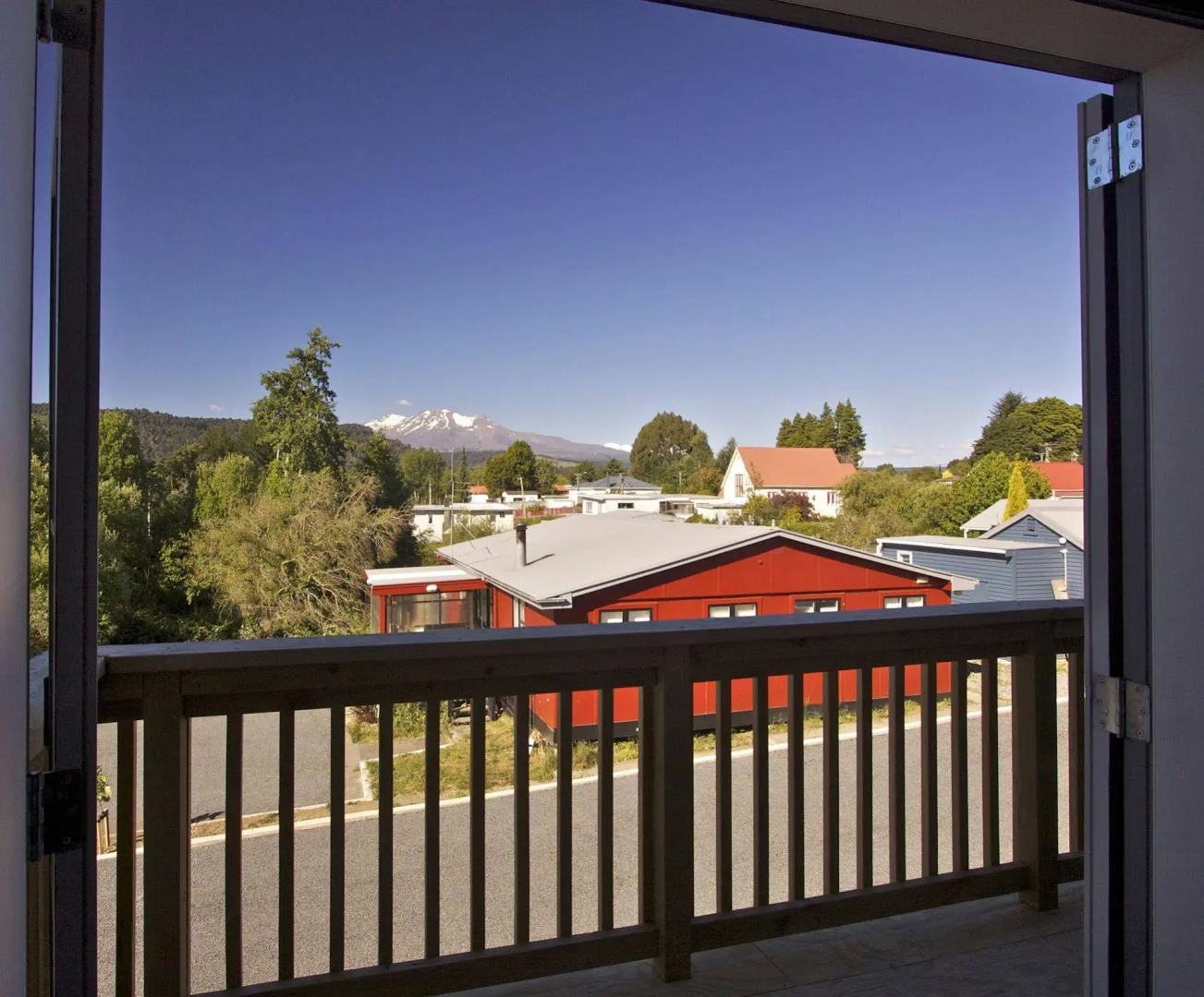 LKNZ Lodge & Cafe
