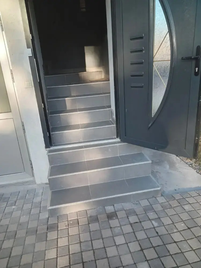 Two Stories House Nelix