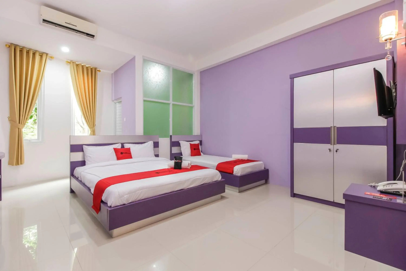 RedDoorz Plus near Stasiun Bekasi