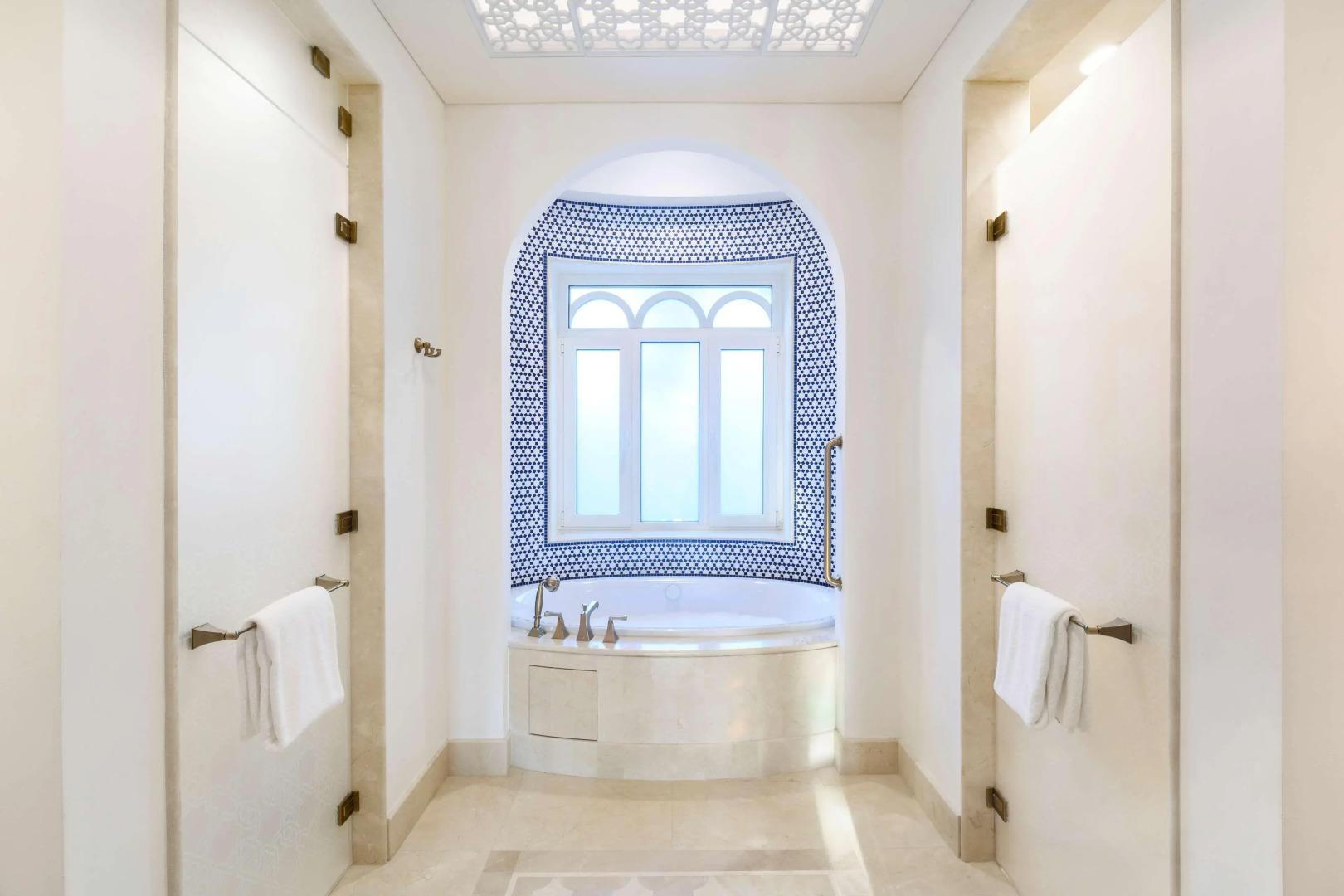 Hilton Salwa Beach Resort & Villas