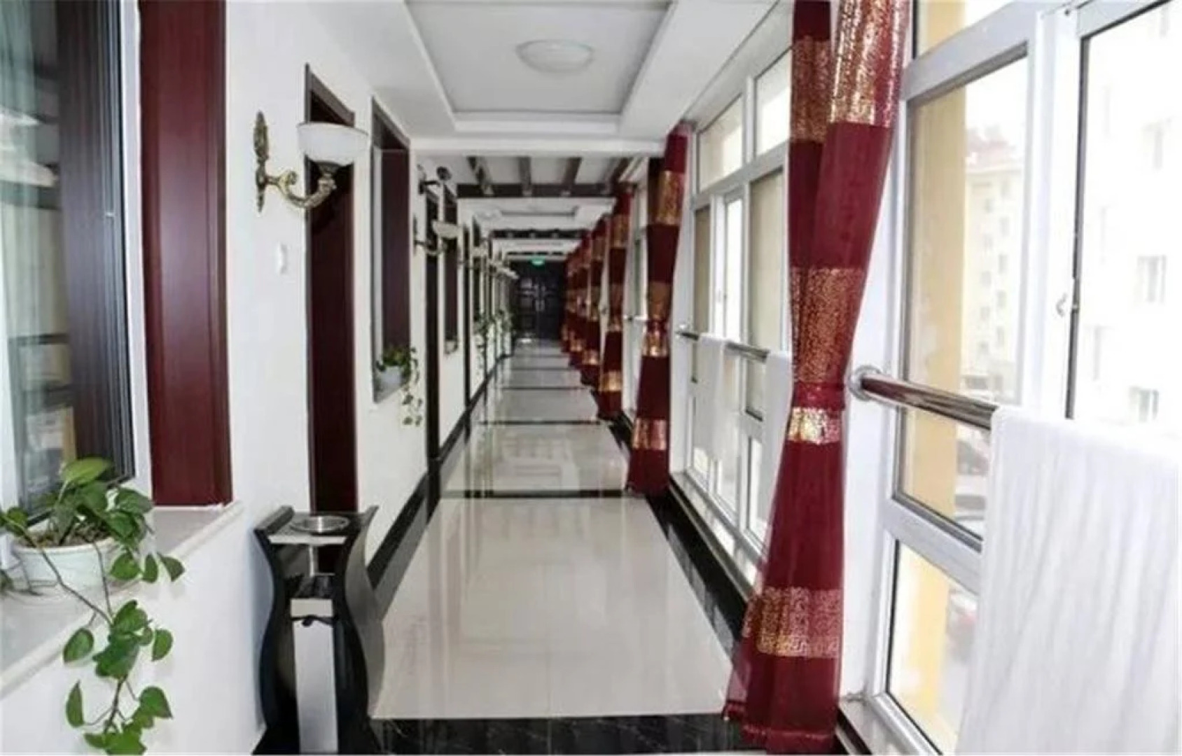 Chengde Changhe Business Guest House
