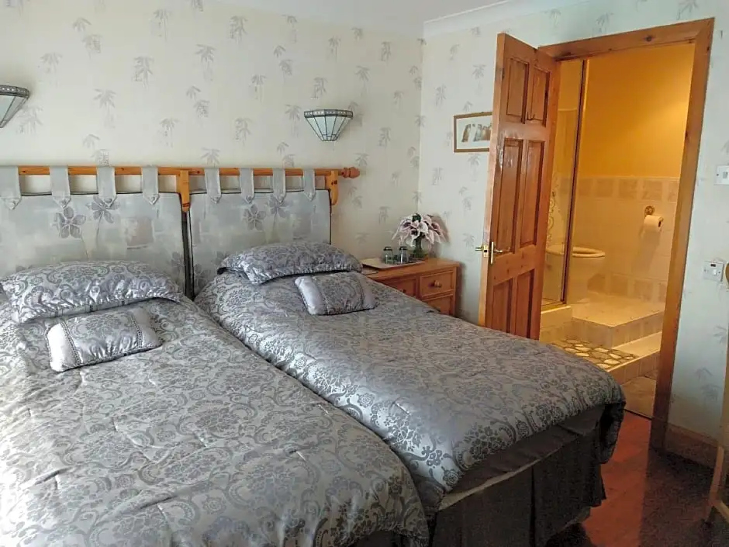 Hollingworth Lake Guest House