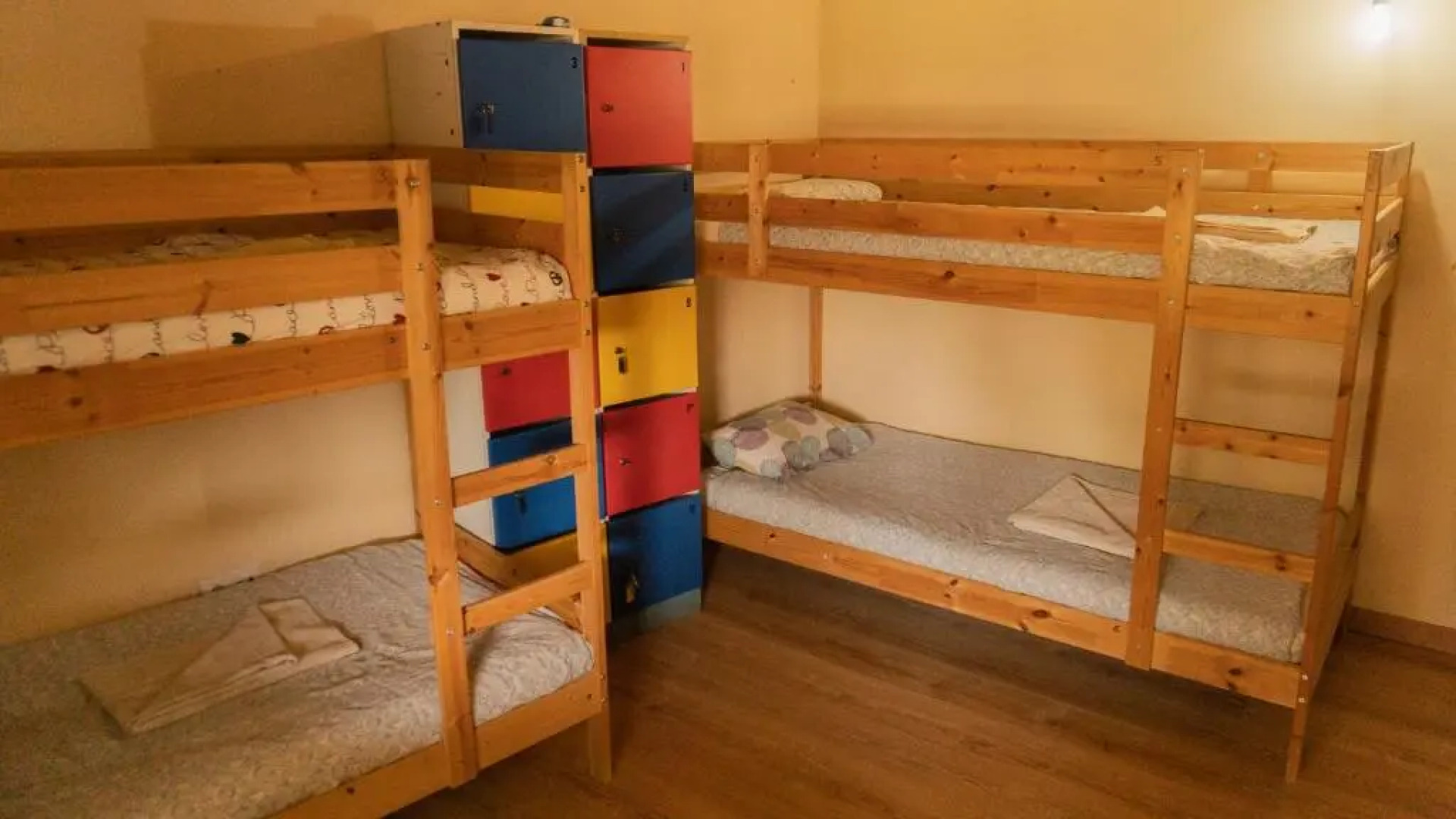 Twin Fin Surf Camp - Hostel