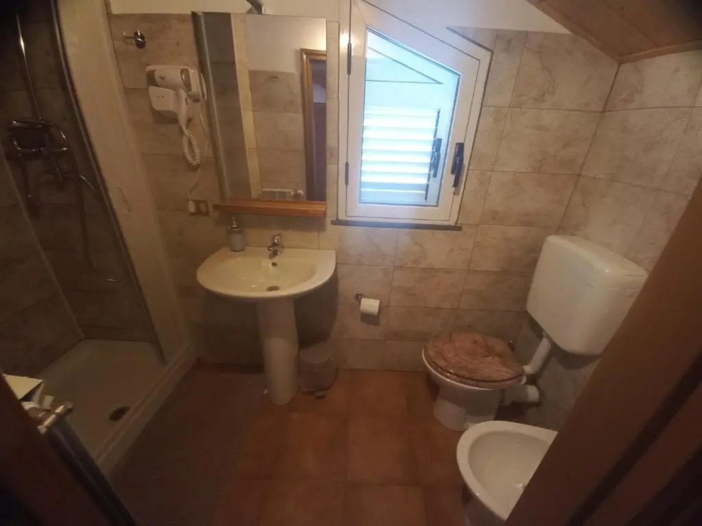 Bb Cesaro Mariolo House