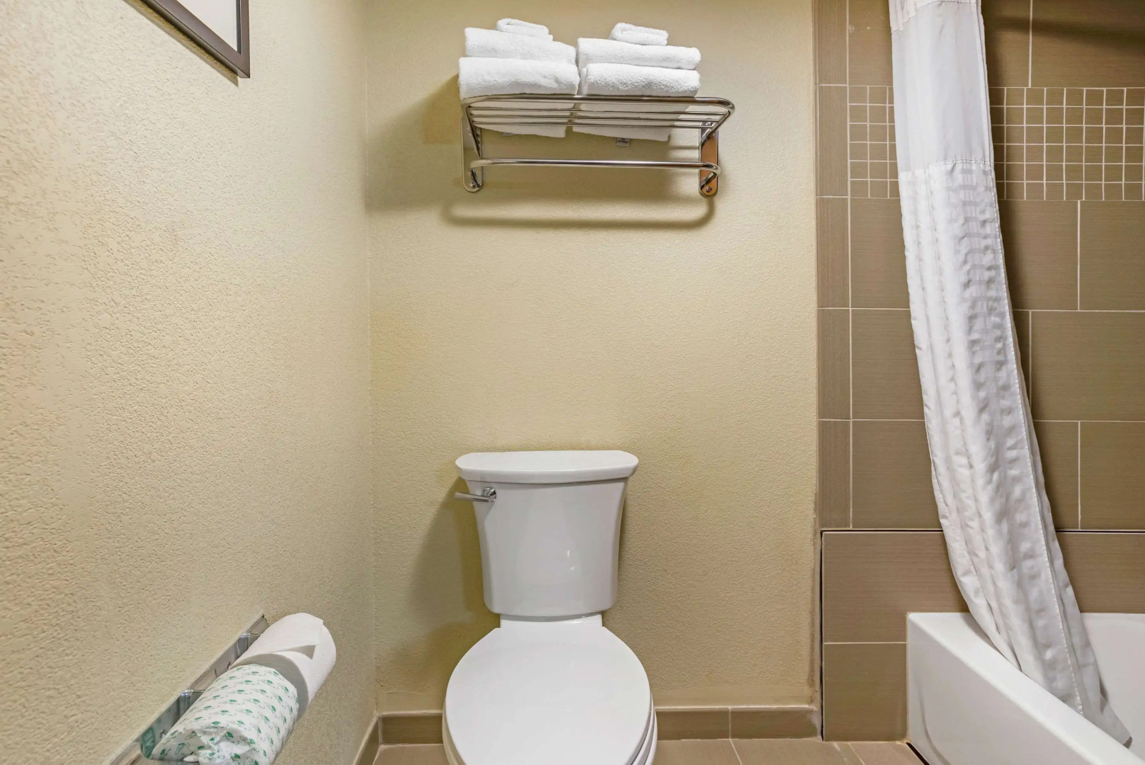 Comfort Suites Bethlehem Near Lehigh University and LVI Airport