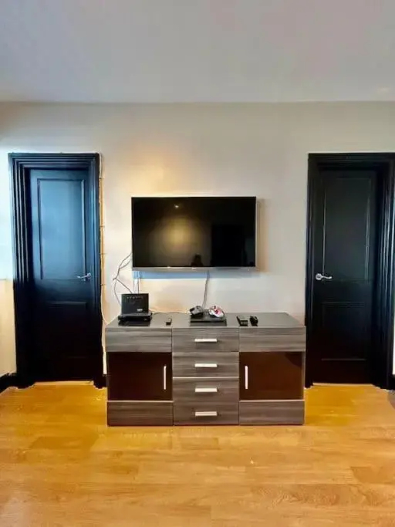 Vive Unique - Chelsea Cloisters Apartment
