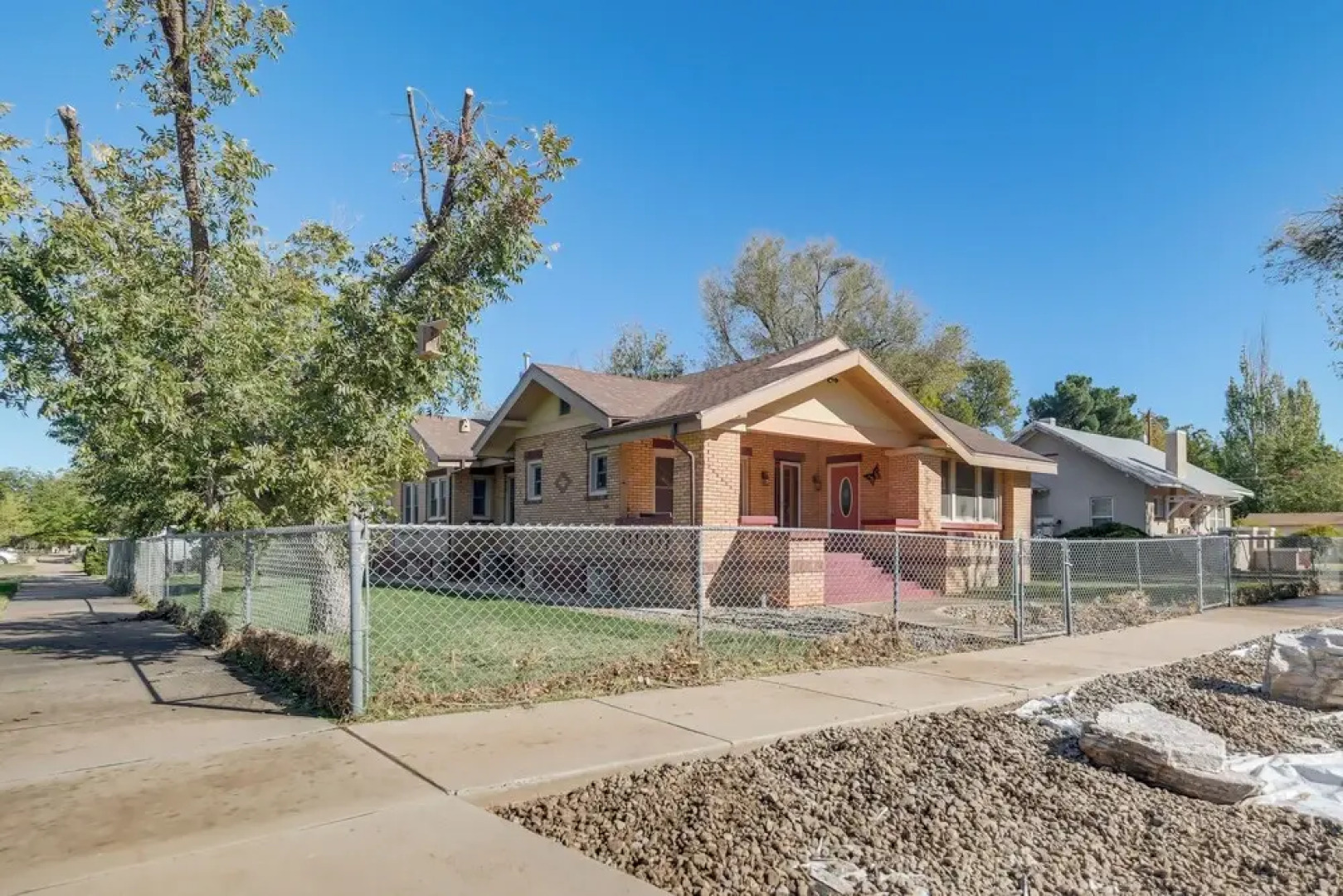 Walk to Main Street: Charming Roswell Home!