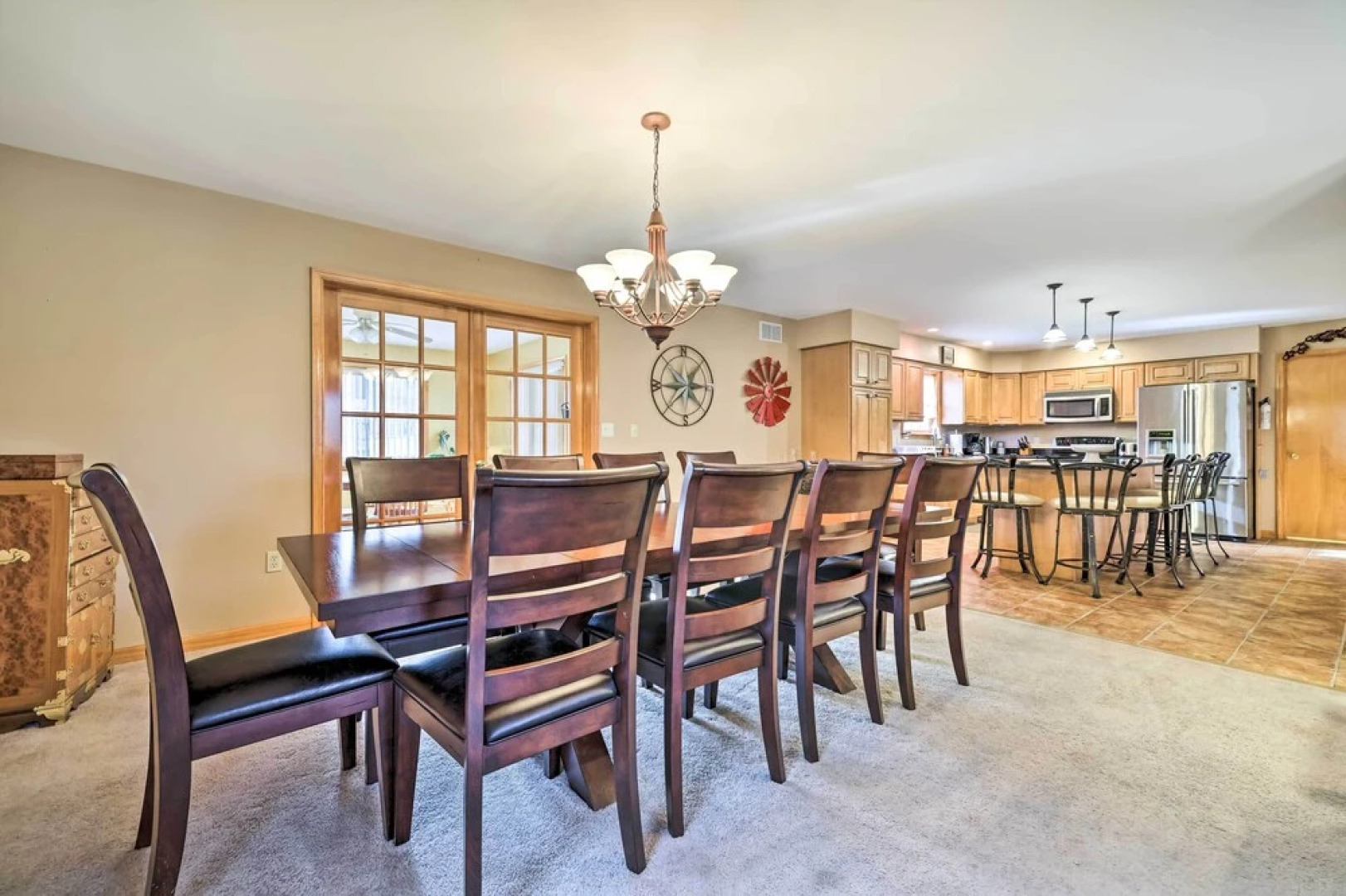 Hot Tub, Lake Access: Spacious Poconos Getaway!