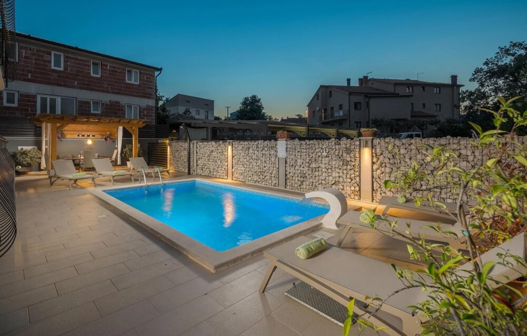 Nice Home in Rovinjsko Selo With Wifi and 4 Bedrooms