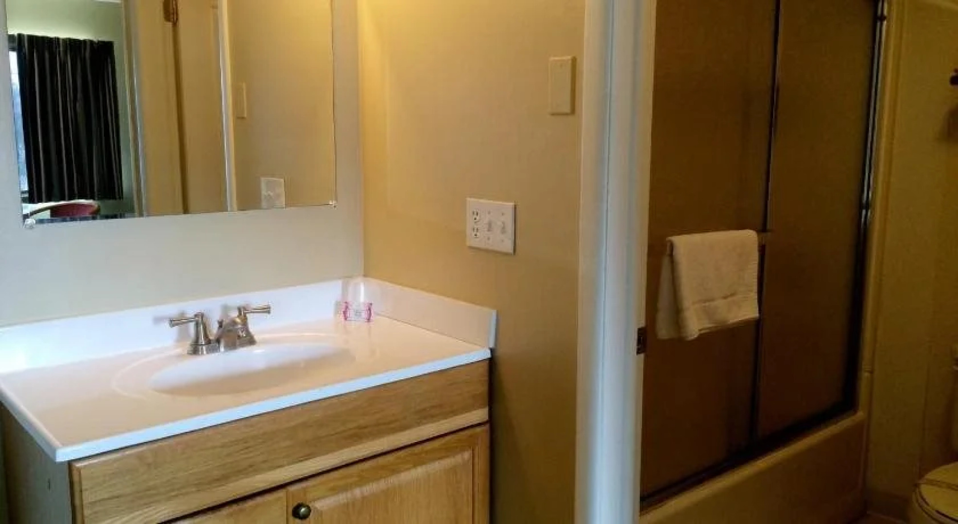 Sand Pebble Motor Lodge