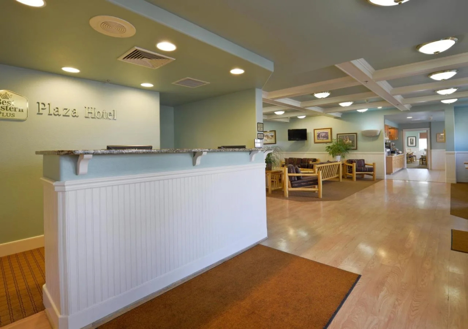 Best Western Plus Plaza Hotel