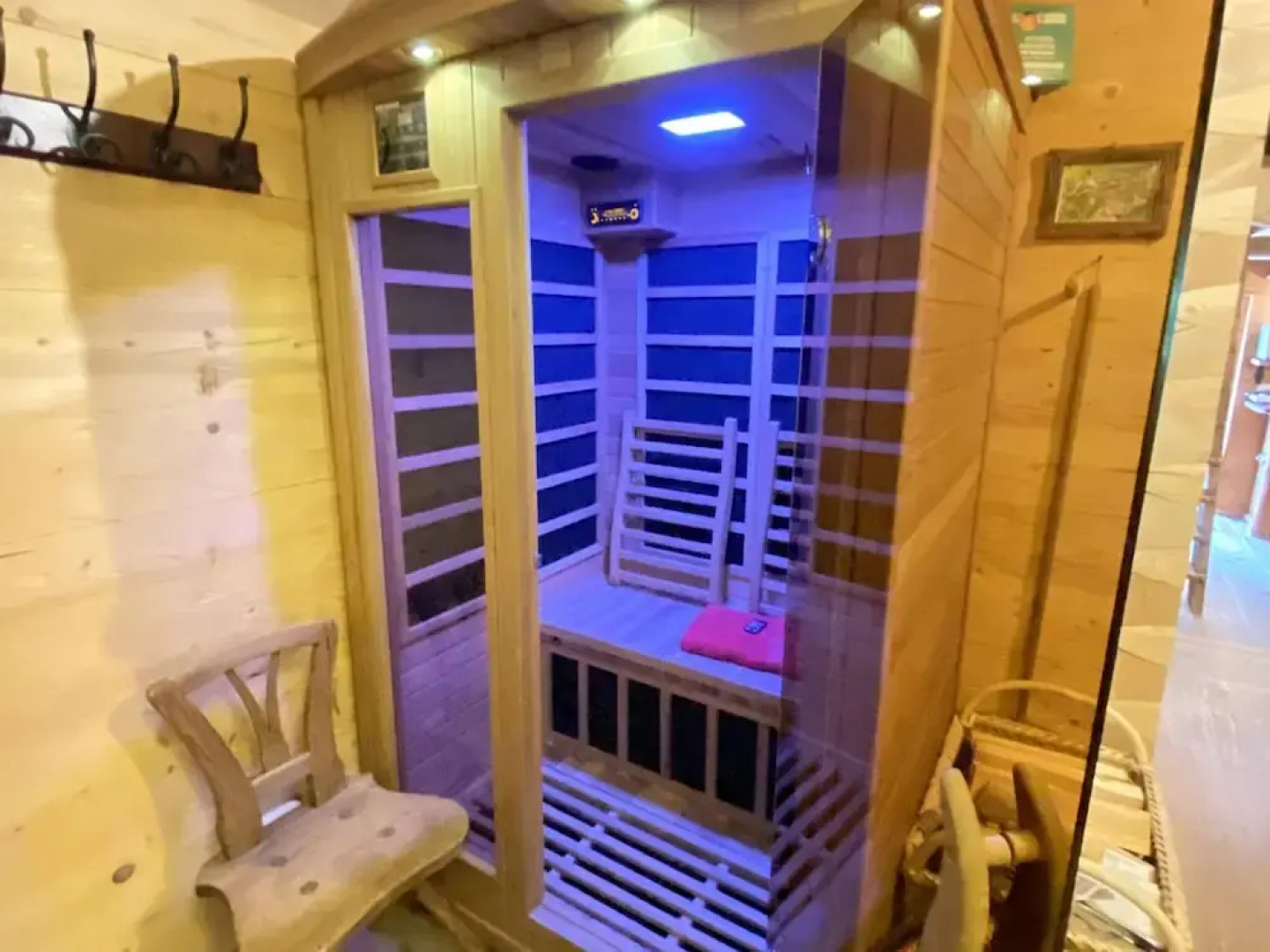 Eco-friendly Chalet Near the Lake in Asten