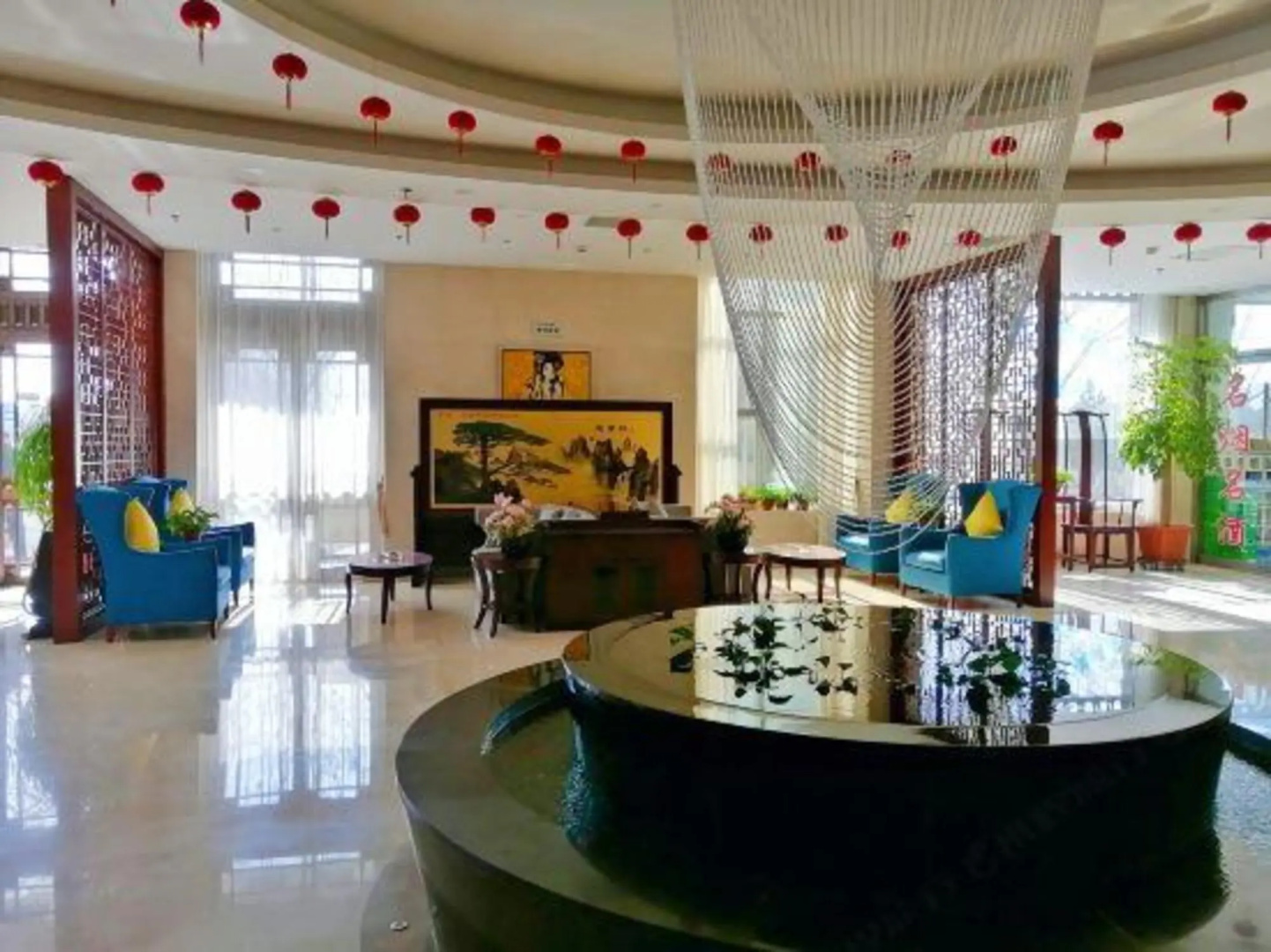 Hongrui Hotel