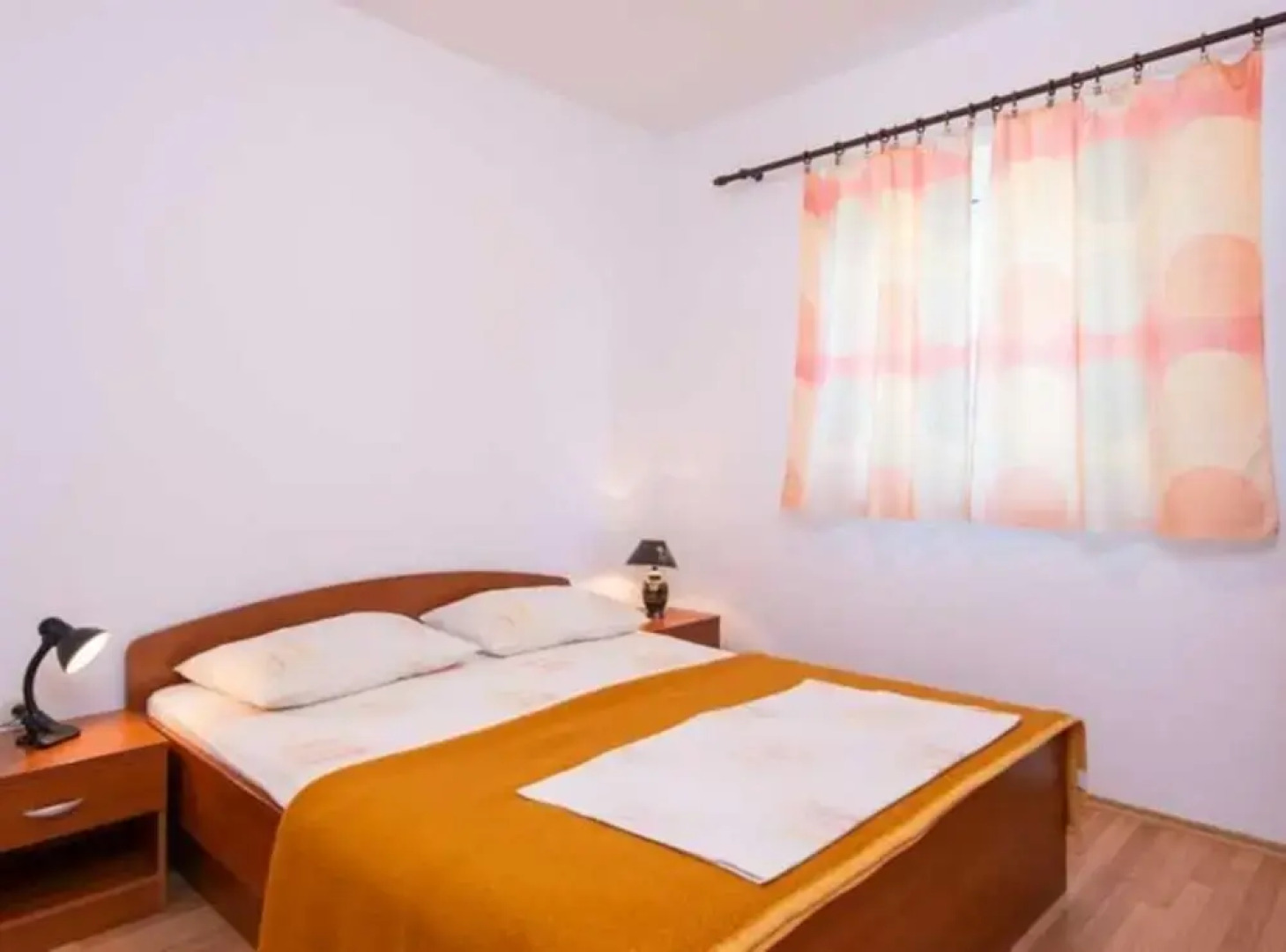 Spacious and Cozy Seafront Apartments