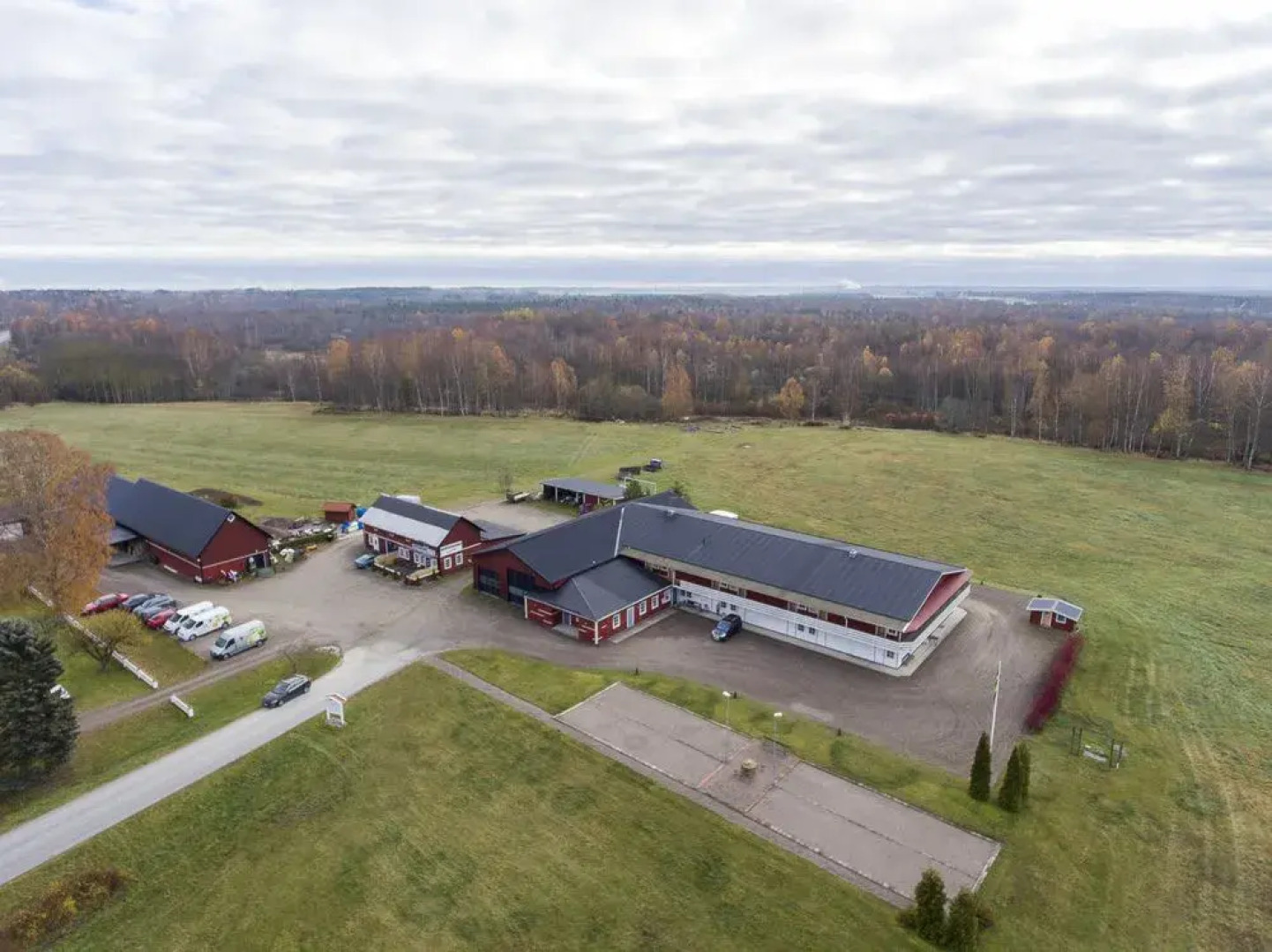 Tallbackens Gård & Vandrarhem - Hostel