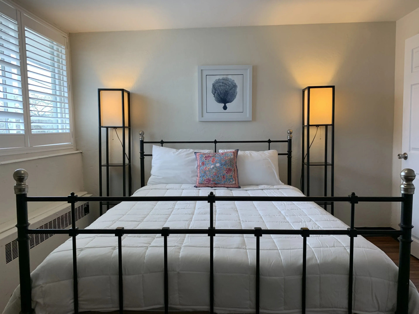 Vineyard Harbor Motel - Private Beach