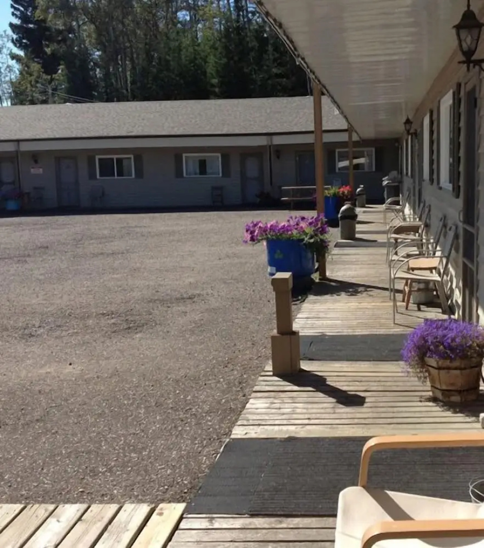 Wanakena Motel