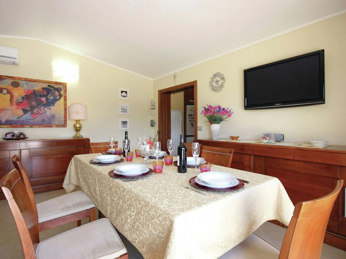 villa with private pool and air conditioning